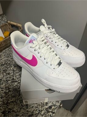 Nike Women’s Air Force 1